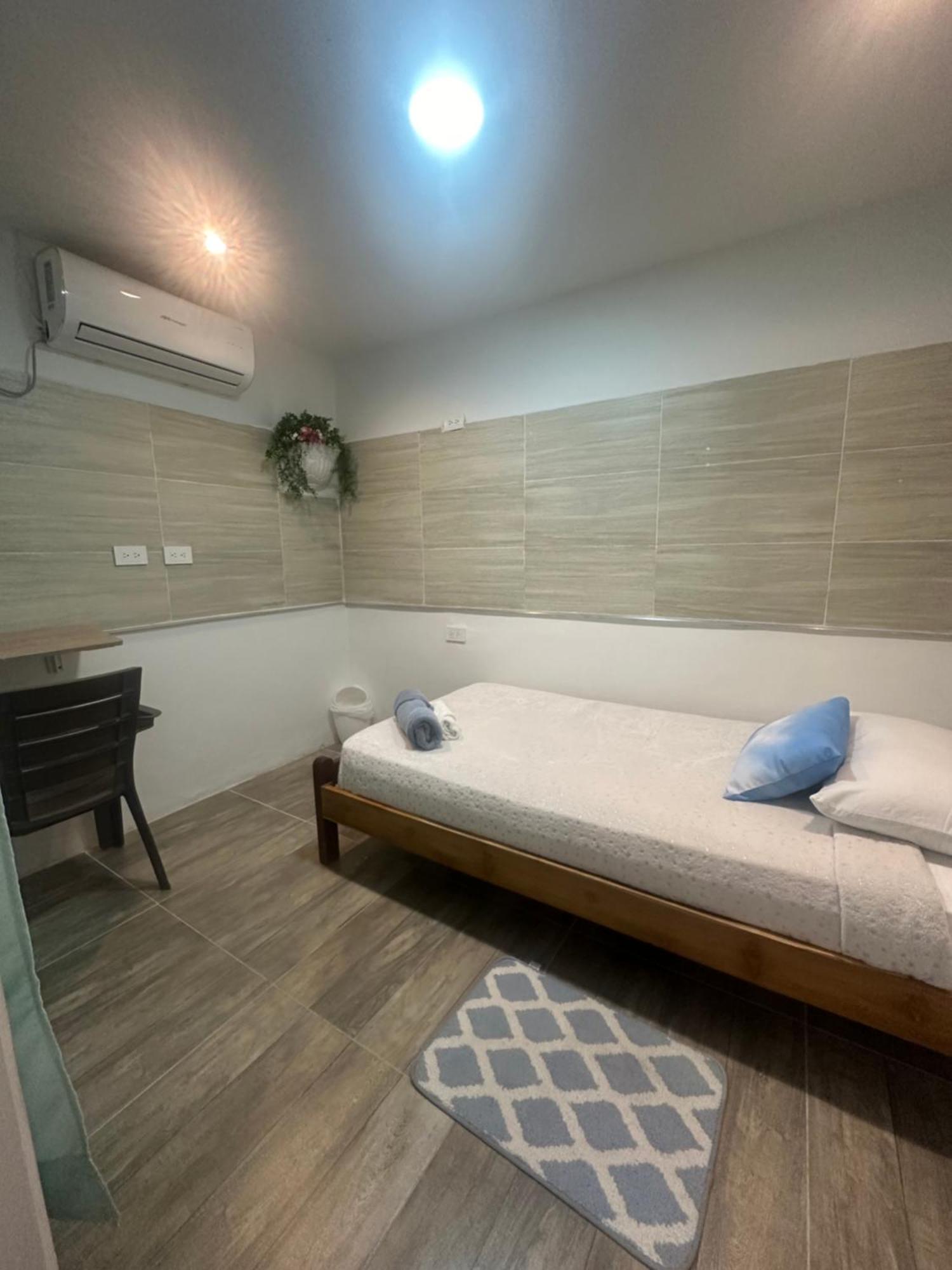 Habitación Individual con baño privado externo